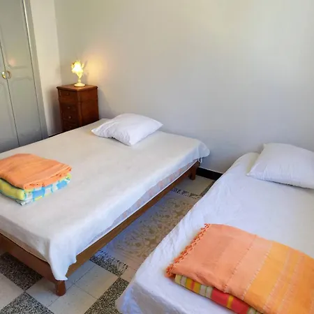 - Maison Mitoyenne Avec Son Jardin Privatif - Au Calme Et Sous Les Pins Villa *