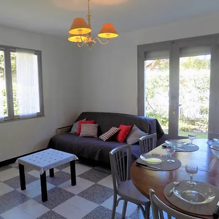 Villa - Maison Mitoyenne Avec Son Jardin Privatif - Au Calme Et Sous Les Pins