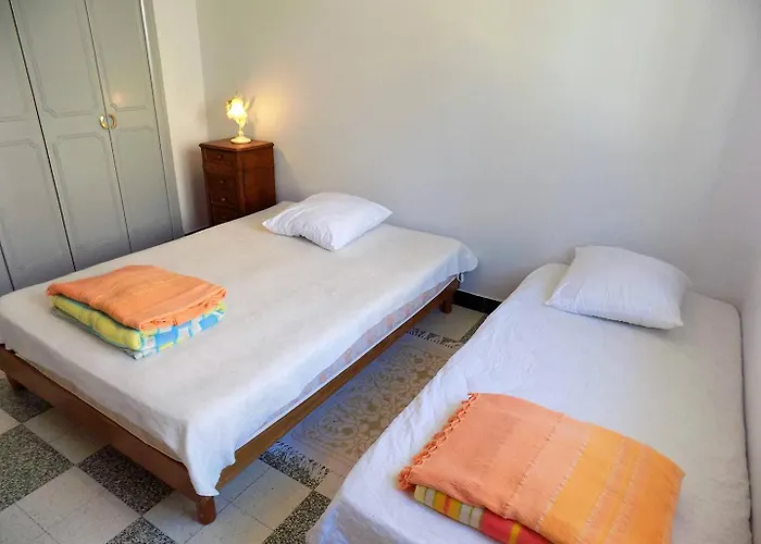 - Maison Mitoyenne Avec Son Jardin Privatif - Au Calme Et Sous Les Pins Villa *