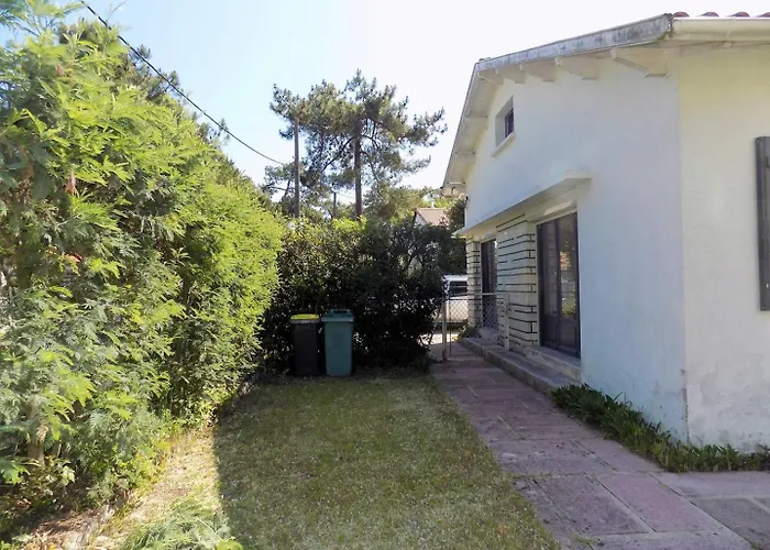 - Maison Mitoyenne Avec Son Jardin Privatif - Au Calme Et Sous Les Pins * Ronce-les-Bains